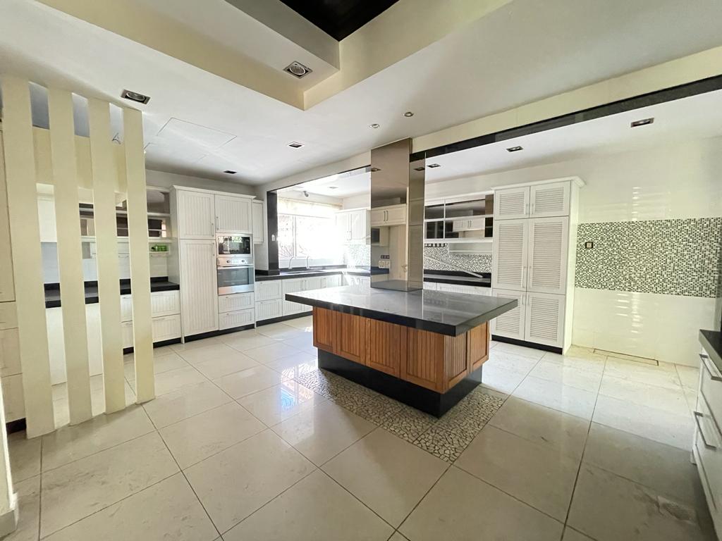Corner Lot Bungalow Aman Perdana Klang - photo 3
