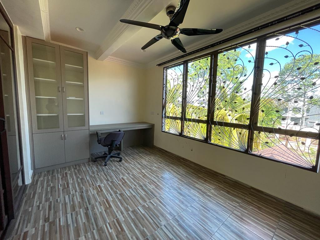 Corner Lot Bungalow Aman Perdana Klang - photo 6