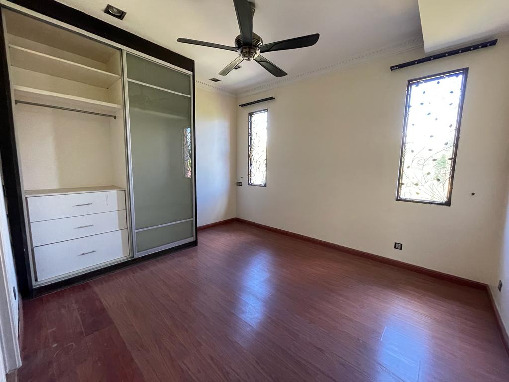 Corner Lot Bungalow Aman Perdana Klang - photo 11