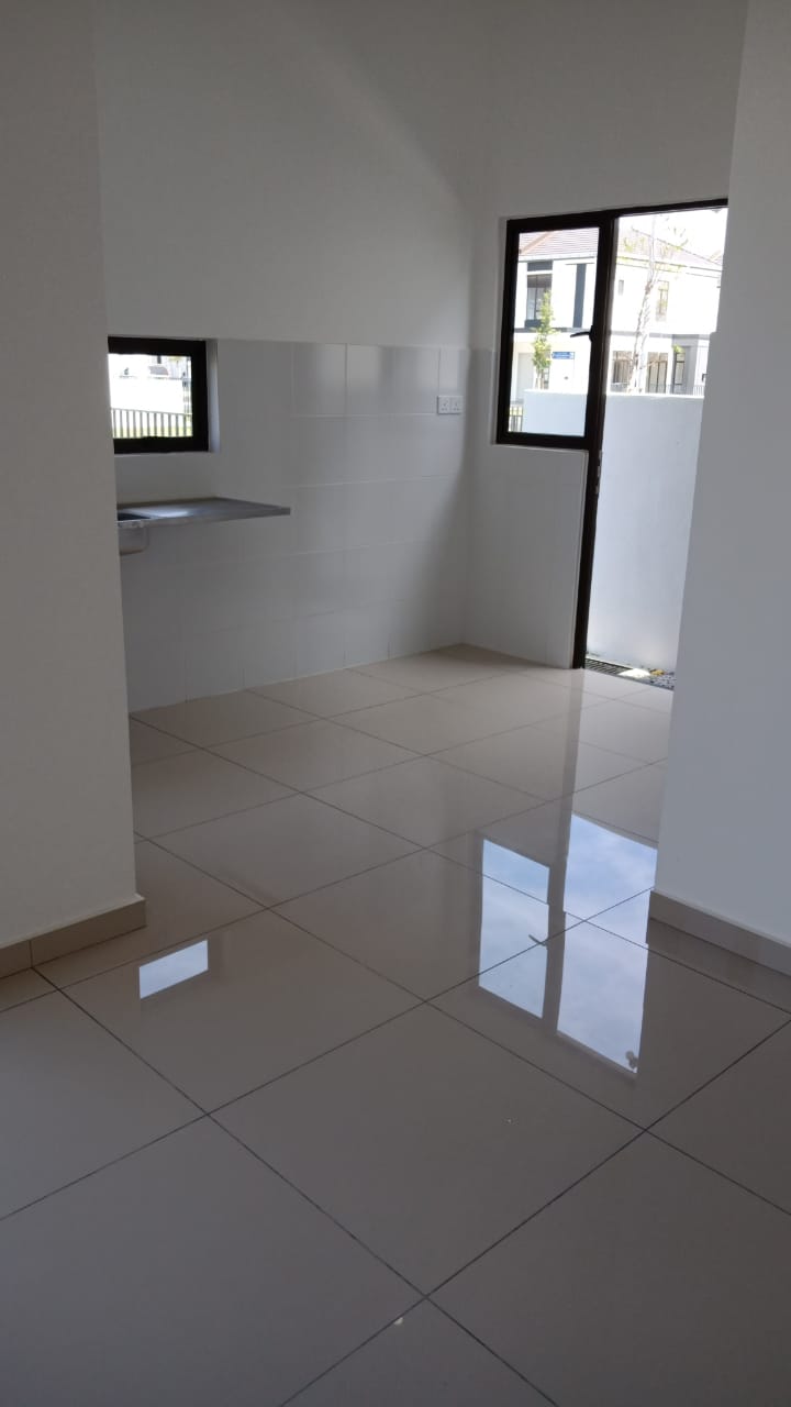 Corner Lot Double Storey Terrace Regent Garden - photo 4