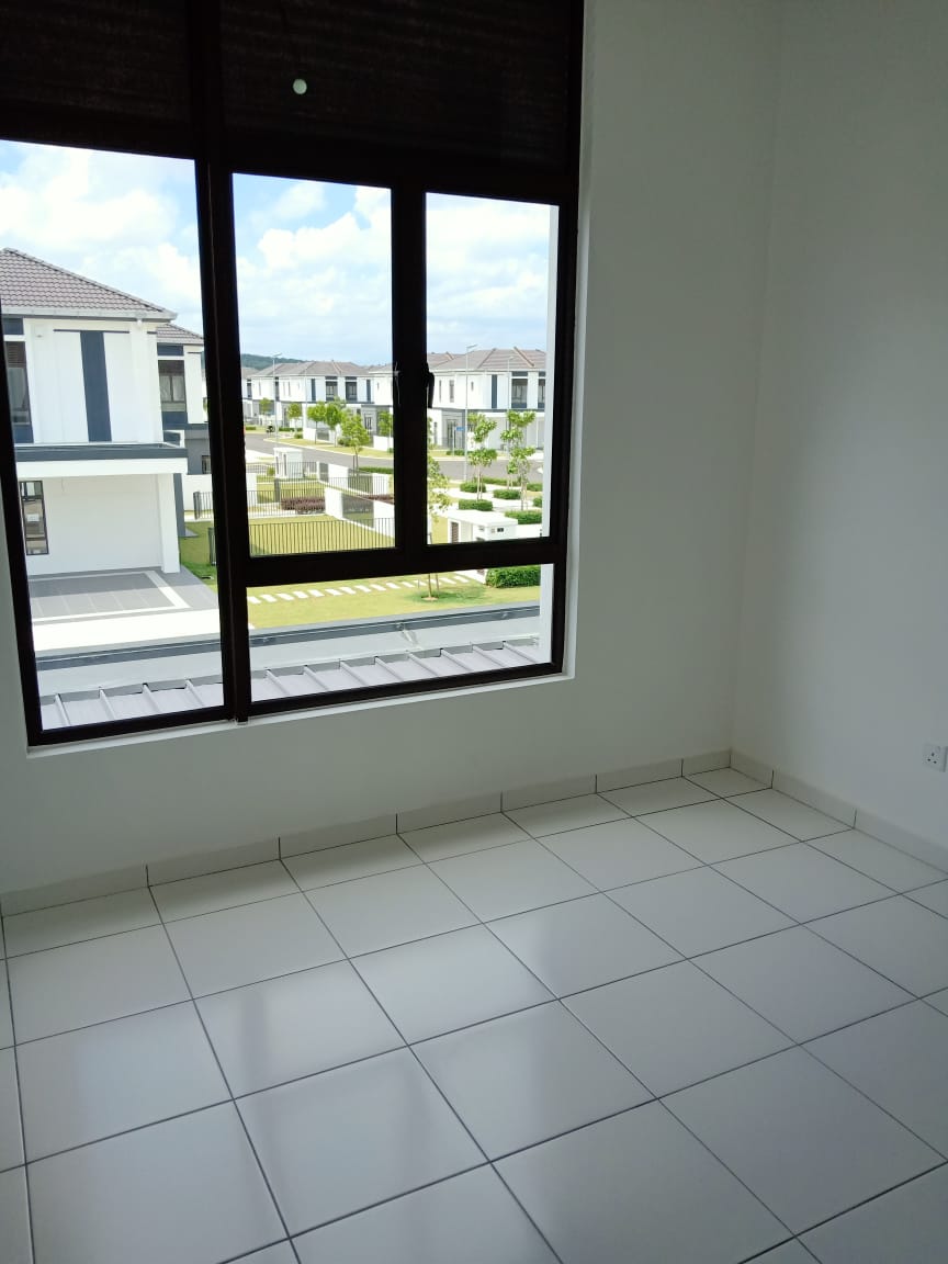Corner Lot Double Storey Terrace Regent Garden - photo 9