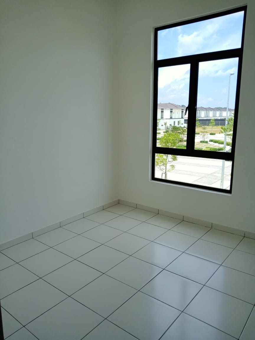 Corner Lot Double Storey Terrace Regent Garden - photo 10
