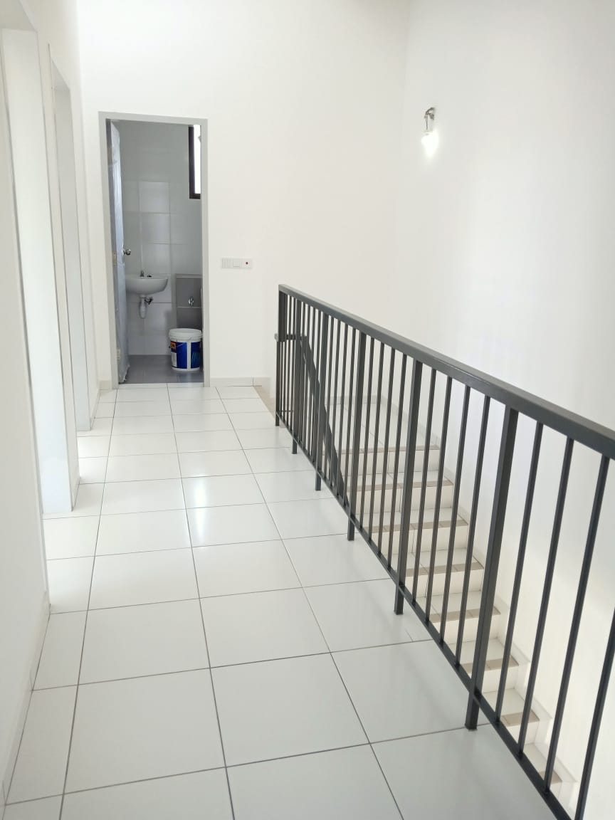Corner Lot Double Storey Terrace Regent Garden - photo 12