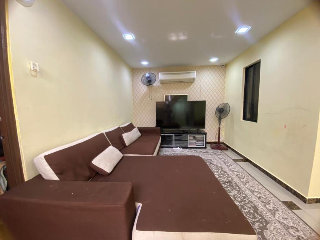 End Lot Renovated Double Storey Terrace TTDI Jaya - photo 3