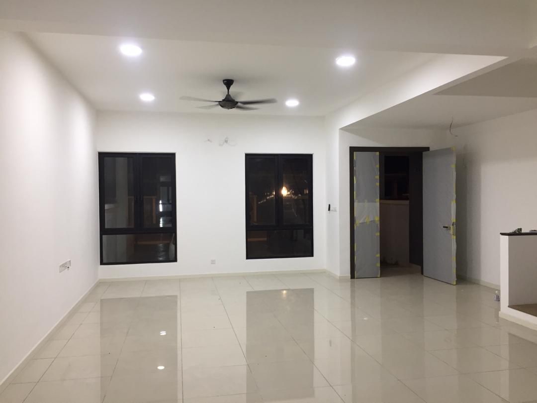 Double Storey Superlink Seksyen U12 Cahaya - photo 2
