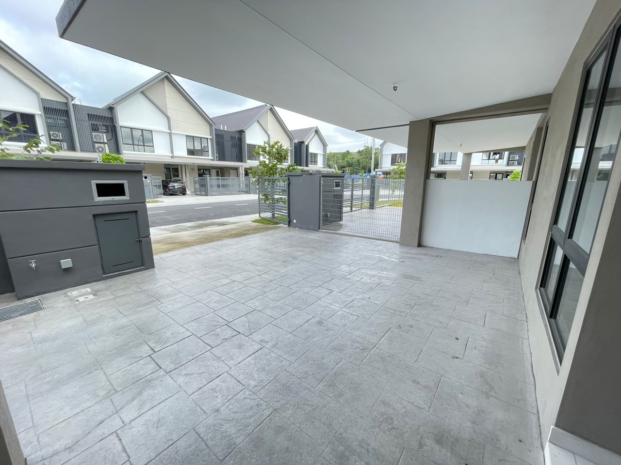 Double Storey Superlink Lily Seksyen U12 Cahaya - photo 2