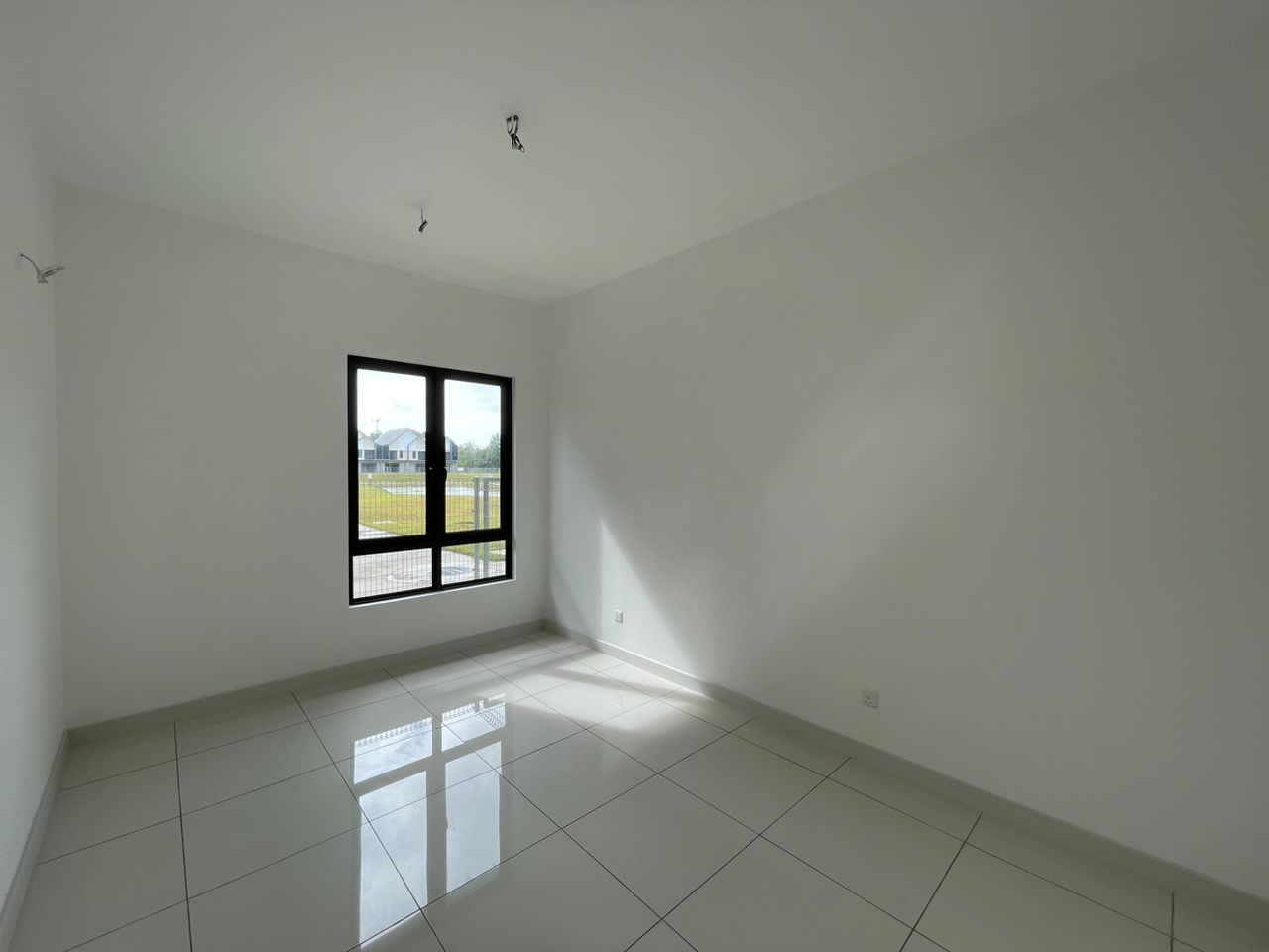 Double Storey Superlink Lily Seksyen U12 Cahaya - photo 3