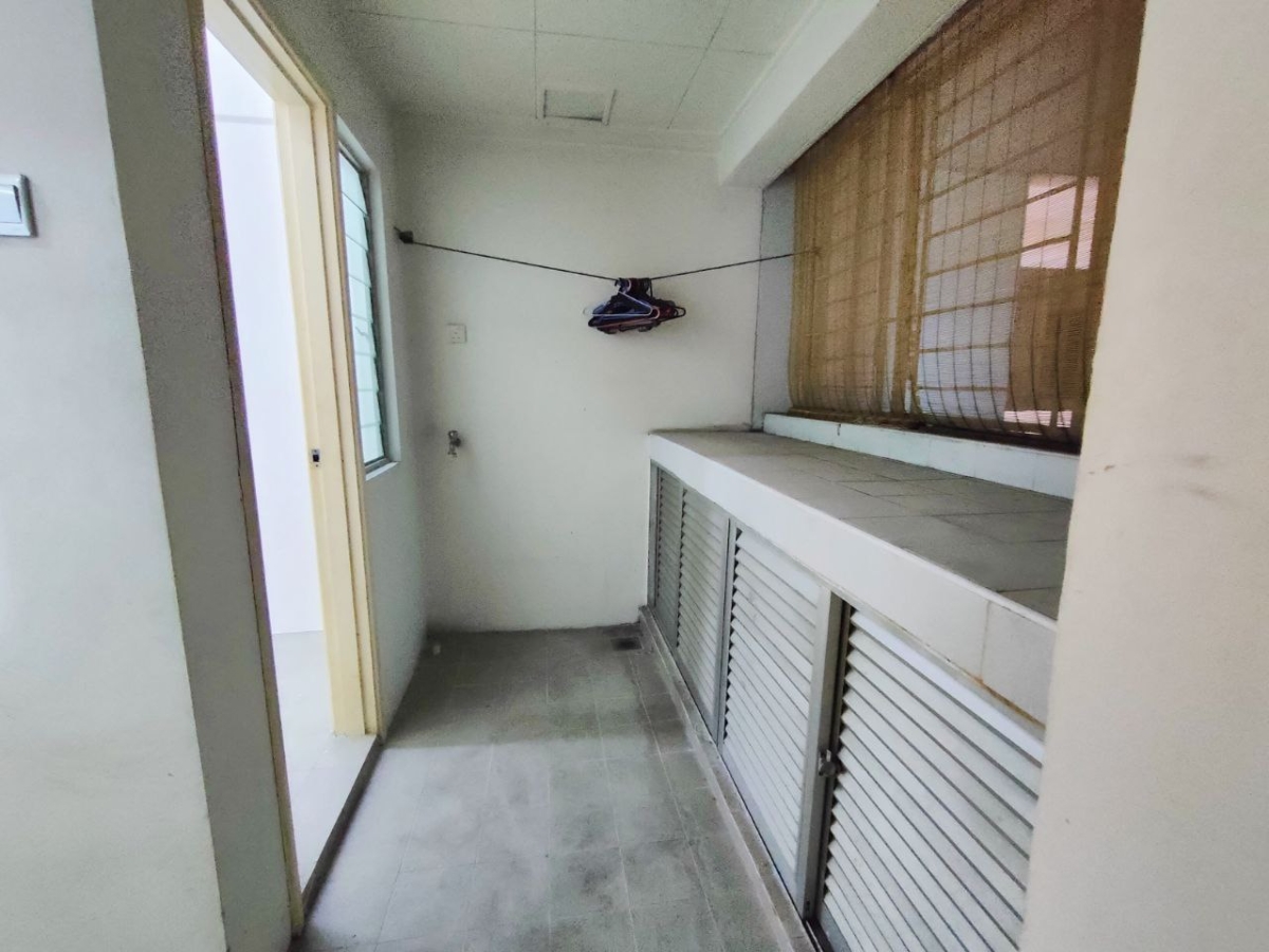 Mid Floor Condo , Nice Facing, Below Market Price - photo 3