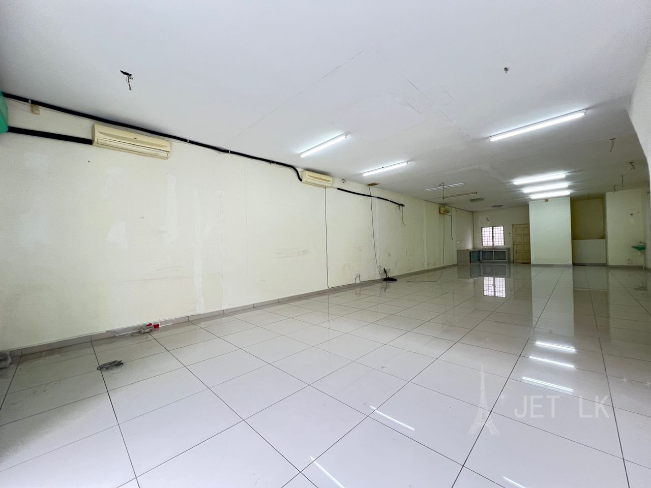 Ground Floor Bayu Tinggi Shoplot Lucas Kok - photo 2