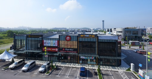 Facing Mainroad Bukit Raja Shoplot Chloey - photo 2