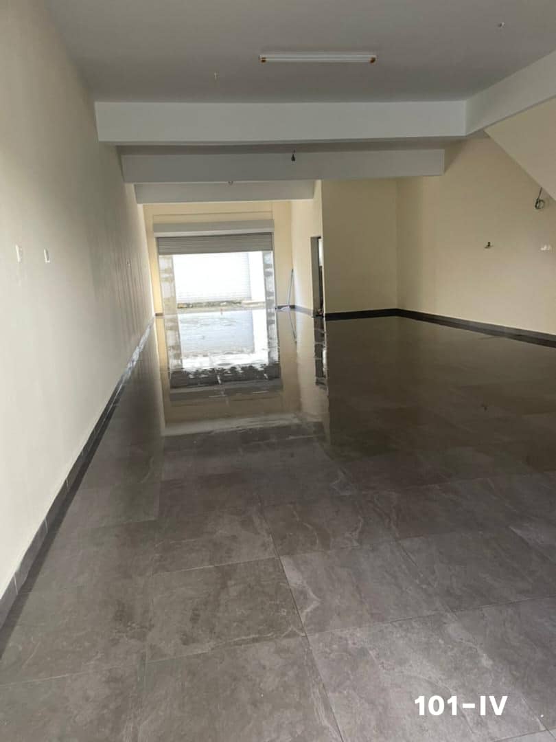 Newly Renovated Bandar Putera Shoplot, Klang - photo 2