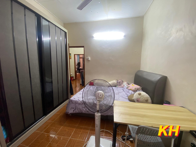 Jenaris Botanic Klang Renovated House - photo 11