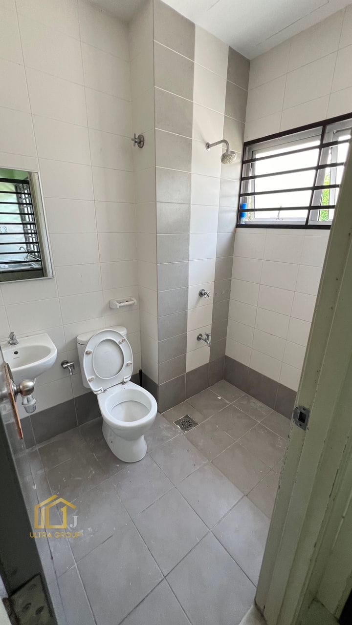Jalan Mahligai, Saron 1 Bdr Bukit Raja Klang - photo 5