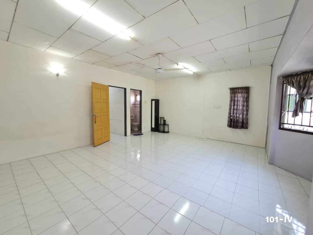 Double Storey Batu Belah Endlot House Klang - photo 4