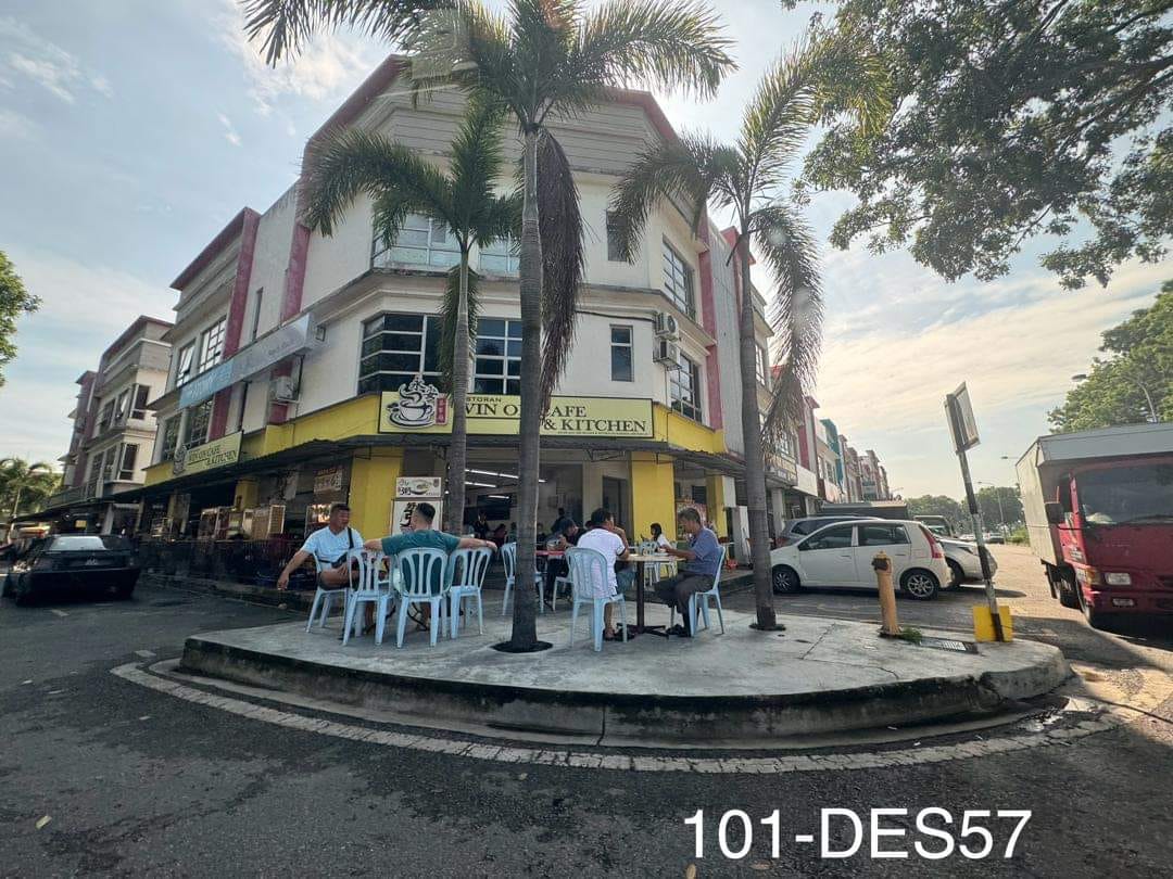 Aman Perdana Double Storey Shoplot Klang - photo 2