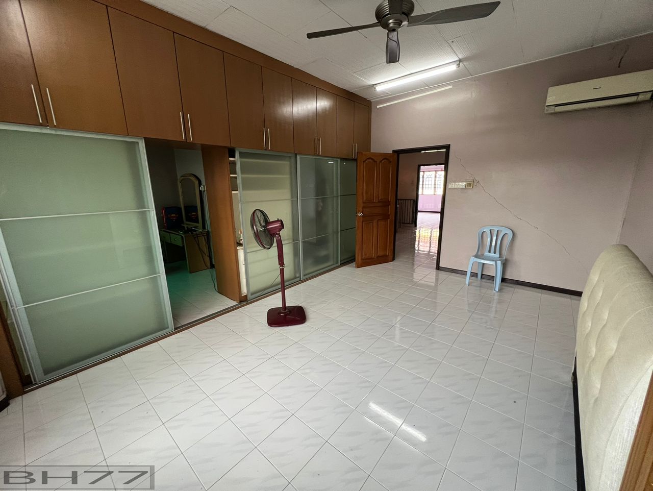 Telok Gadong Double Storey Endlot House Klang - photo 12