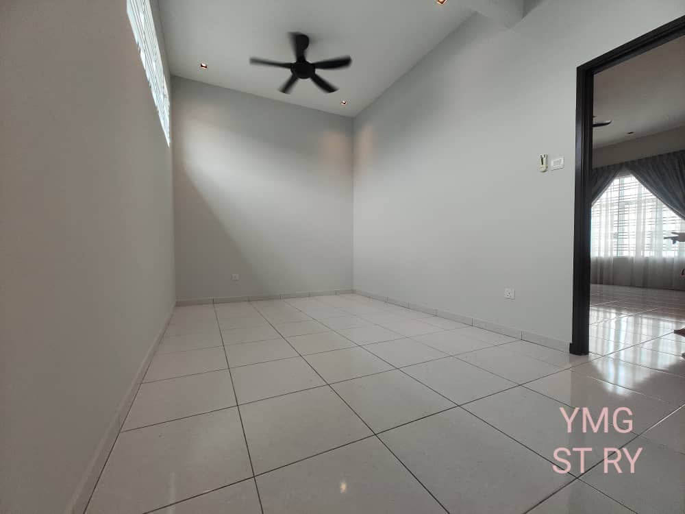 Teluk Gadong Besar 2 and A Half Storey Klang - photo 4