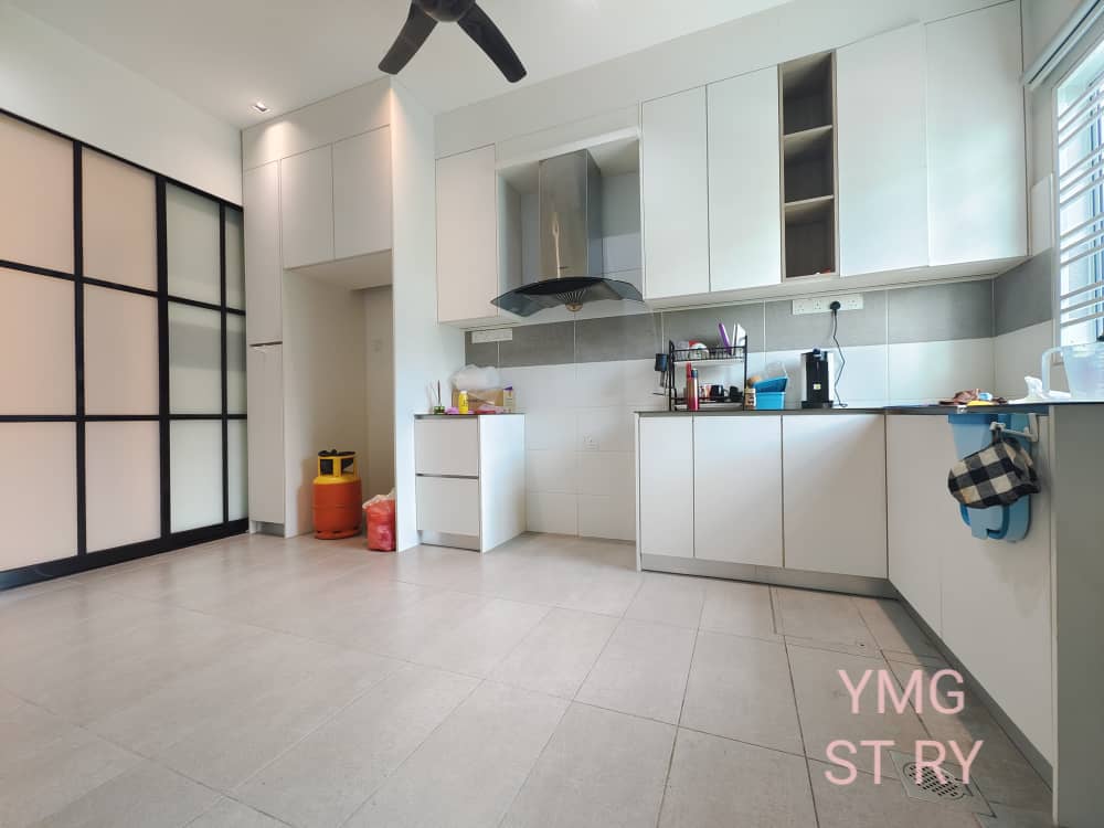 Teluk Gadong Besar 2 and A Half Storey Klang - photo 6