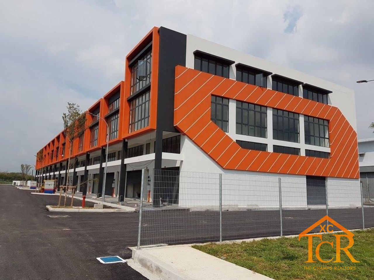 Kesas 32 Industrial Park 2 Storey Link Factory - photo 3