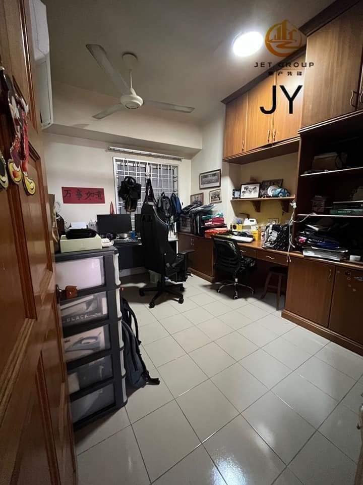 Regency Condominium Behind Centro Mall Klang - photo 10