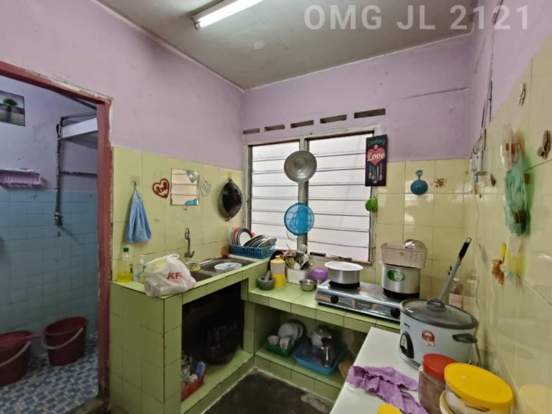 Taman Kem Port Klang Corner Flat - photo 3