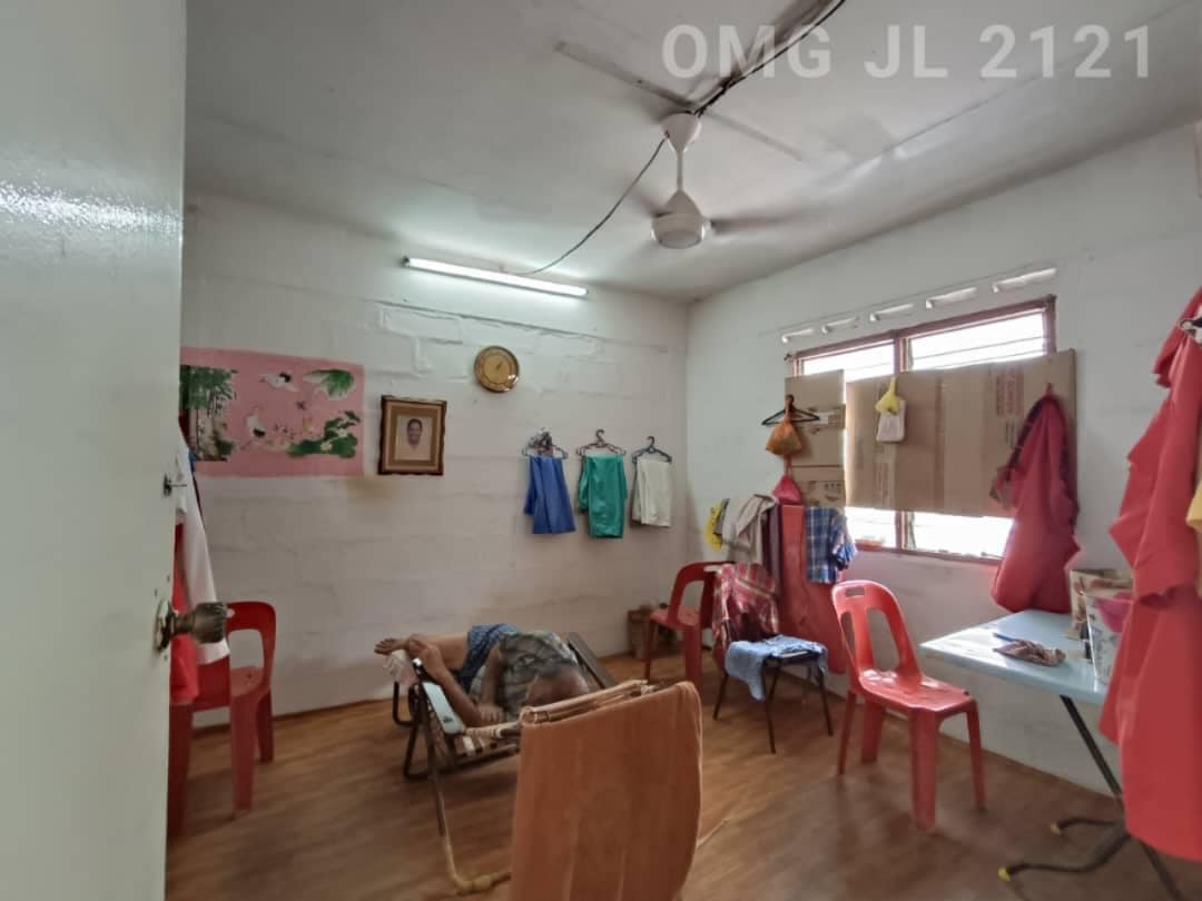 Taman Kem Port Klang Corner Flat - photo 5