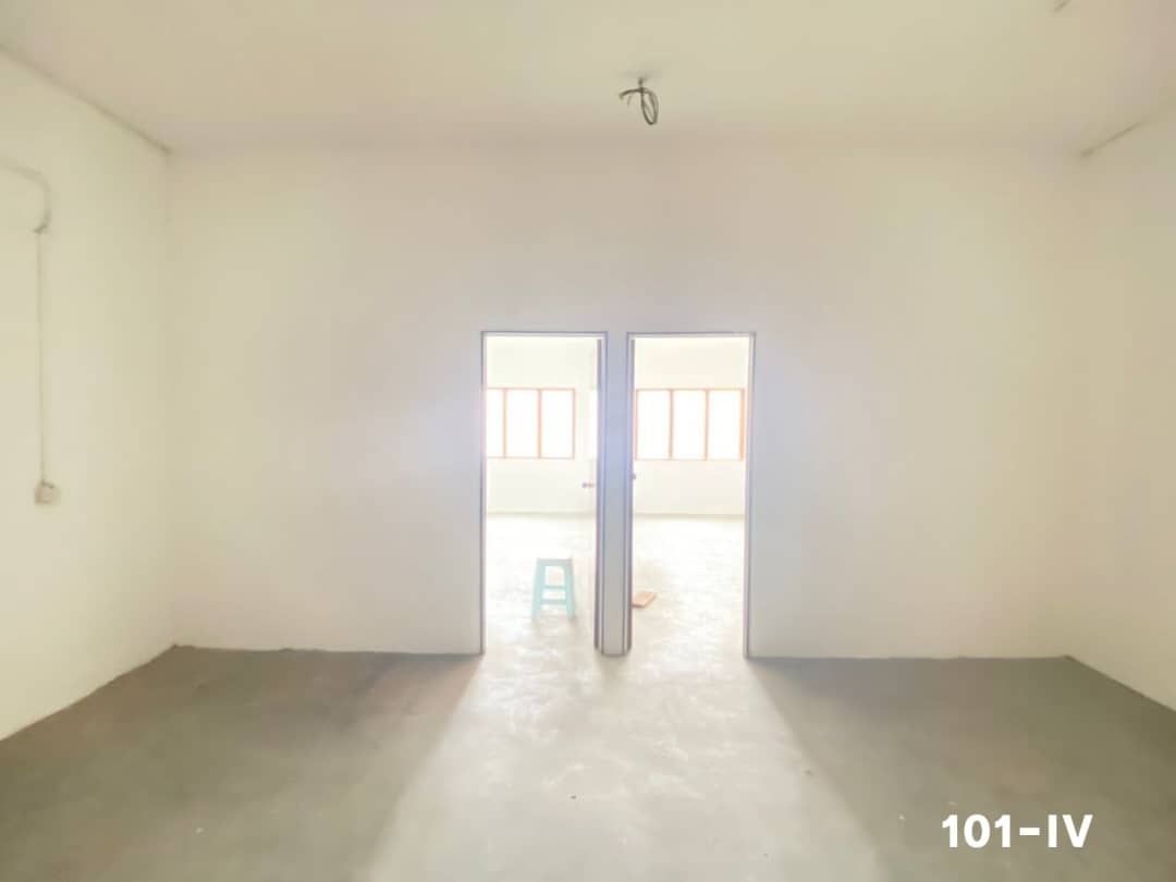 First Floor Shoplot Office Port Klang - photo 2