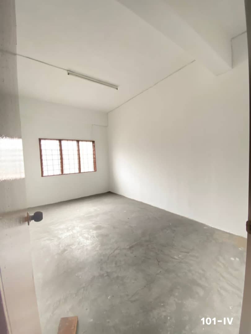 First Floor Shoplot Office Port Klang - photo 11