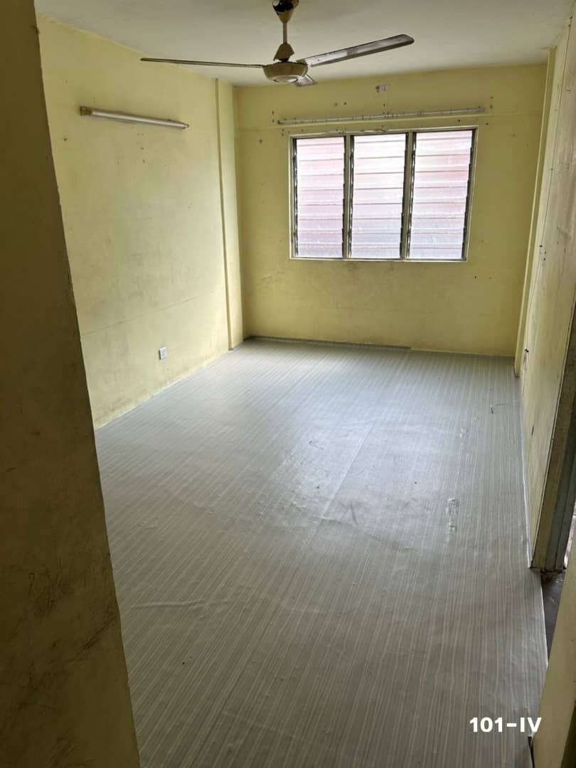 Bukit Tinggi 1st Floor Corner Low Cost Flat Klang - photo 2