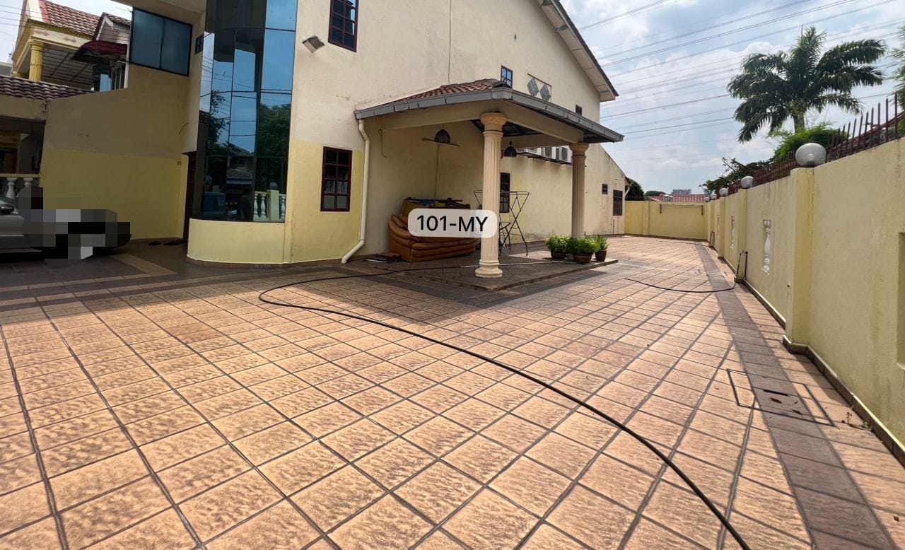 Taman Berkeley 2sty Big Corner Lot House Klang - photo 2