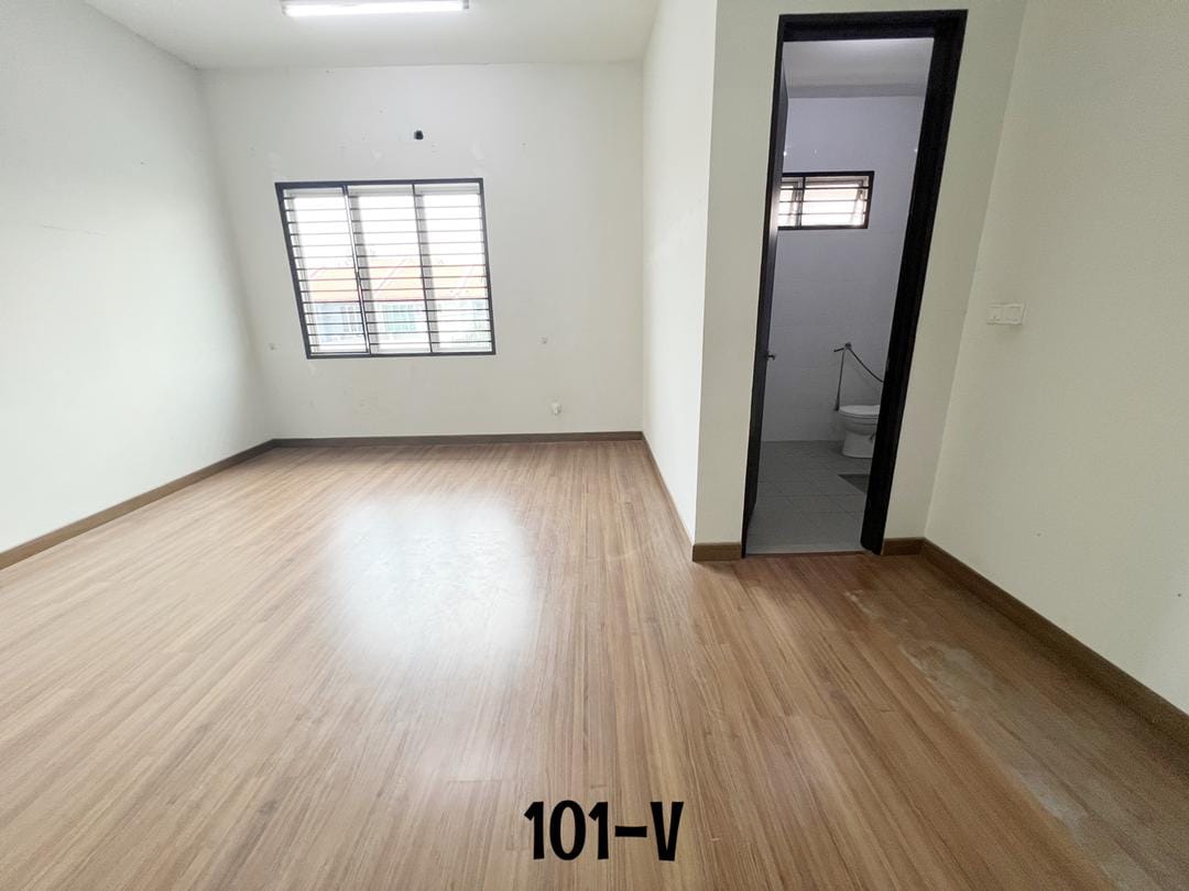 Kota Bayuemas Double Storey House Klang - photo 4