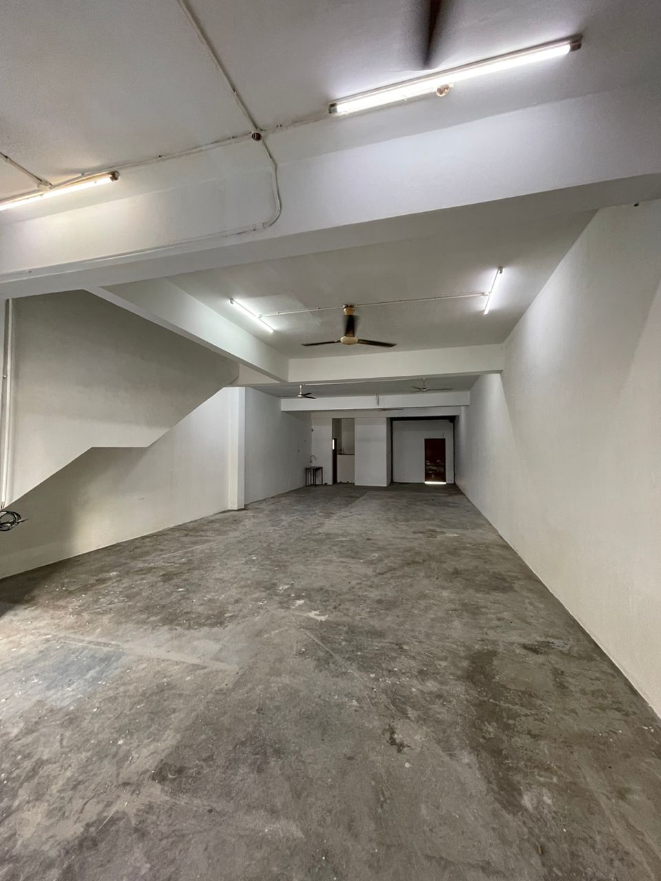 Bayu Tinggi 3sty Shoplot Klang - photo 4