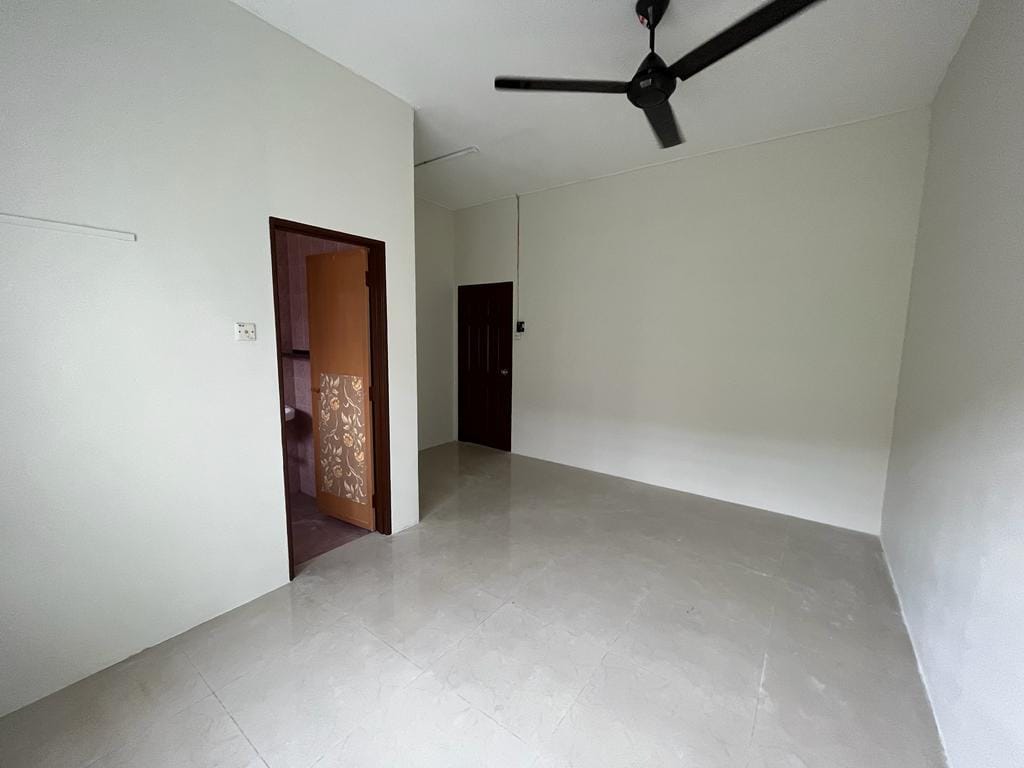 Taman Sejati Near Nsk 2sty Semi D House Klang - photo 4