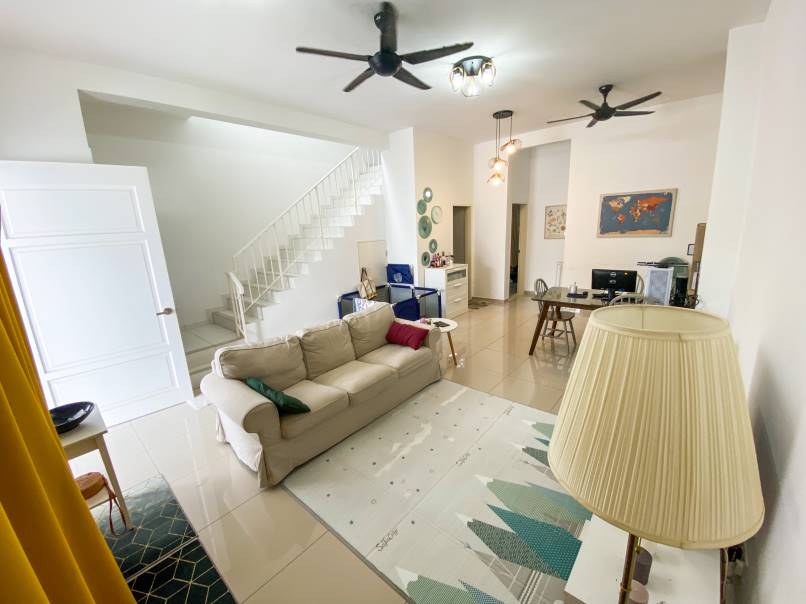Partly Furnished Graham Garden Type C For Sale - photo 2