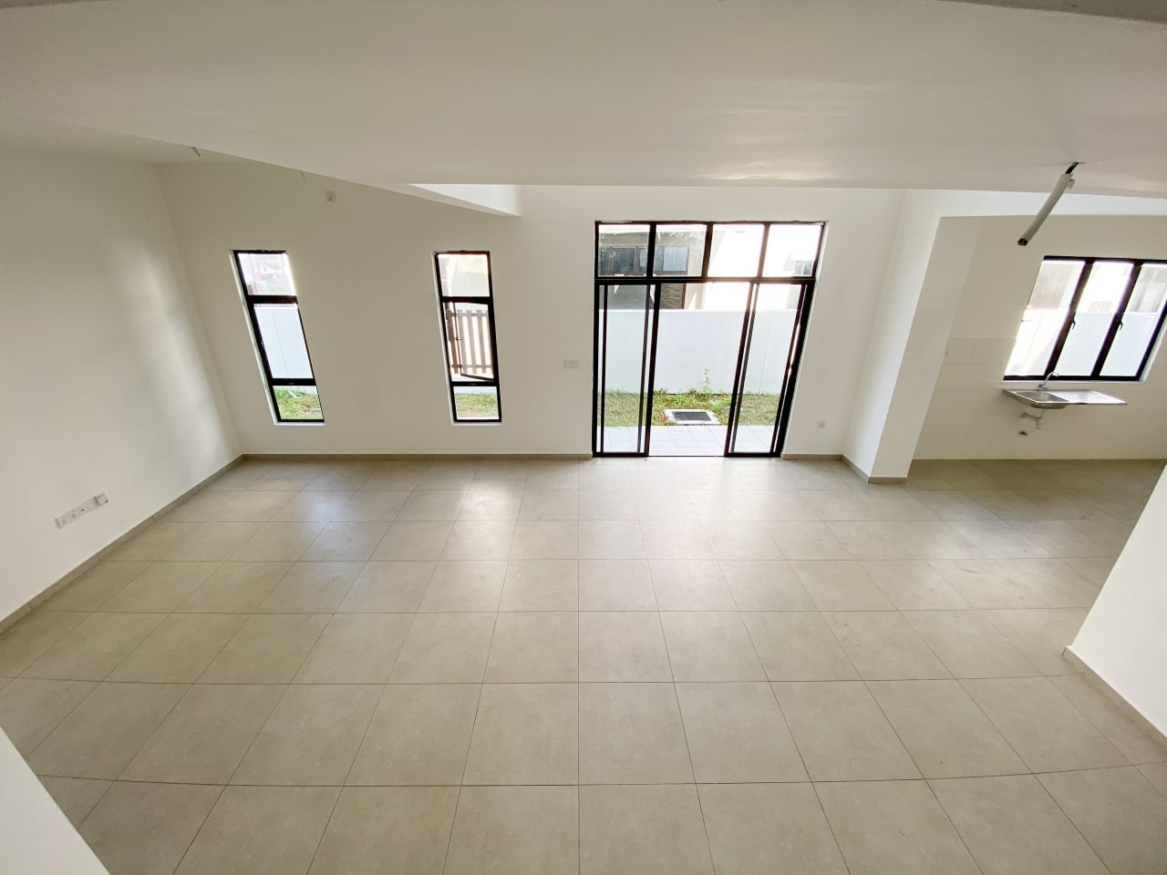 Freehold Brand New Semi D Cluster EcoHill 2 Frossa - photo 4