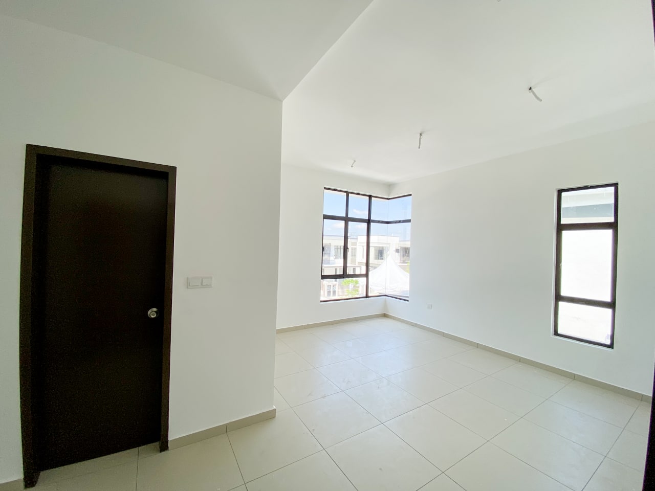 Freehold Brand New Semi D Cluster EcoHill 2 Frossa - photo 5