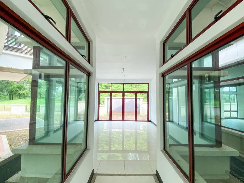 End Lot Facing Open Semi-D Bukit Jelutong for Sale - photo 3