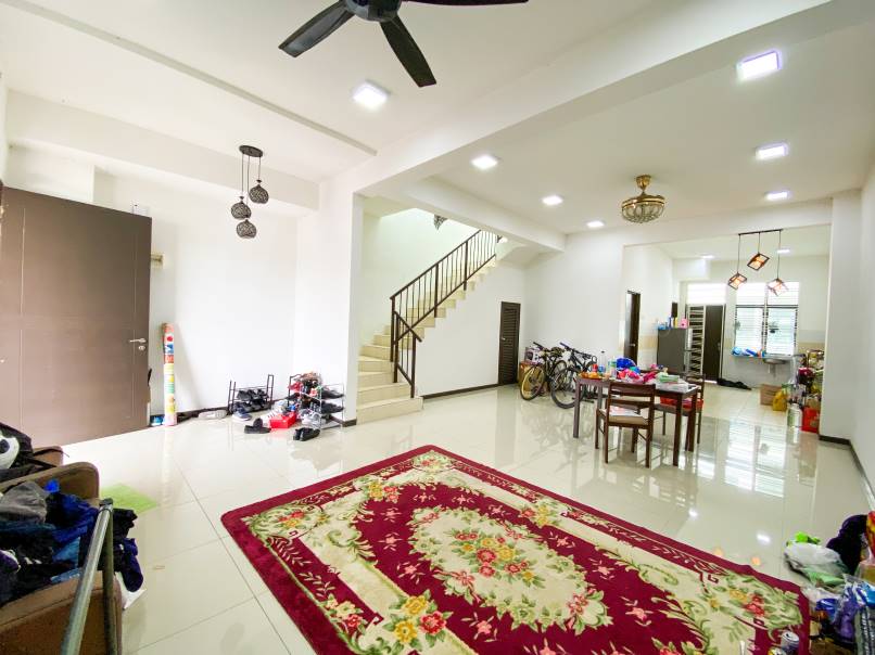2 Storey Terrace Saujana KLIA Facing Open For Sale - photo 2