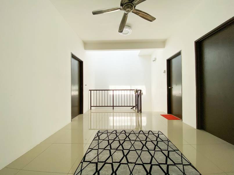 2 Storey Terrace Saujana KLIA Facing Open For Sale - photo 3