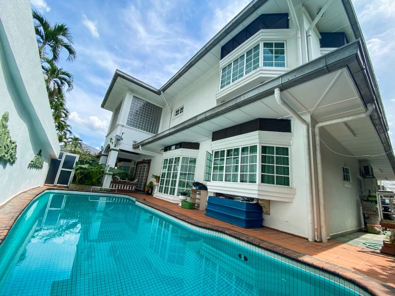 2 Storey Bungalow Corner Lot  VVIP Neighbourhood - photo 2