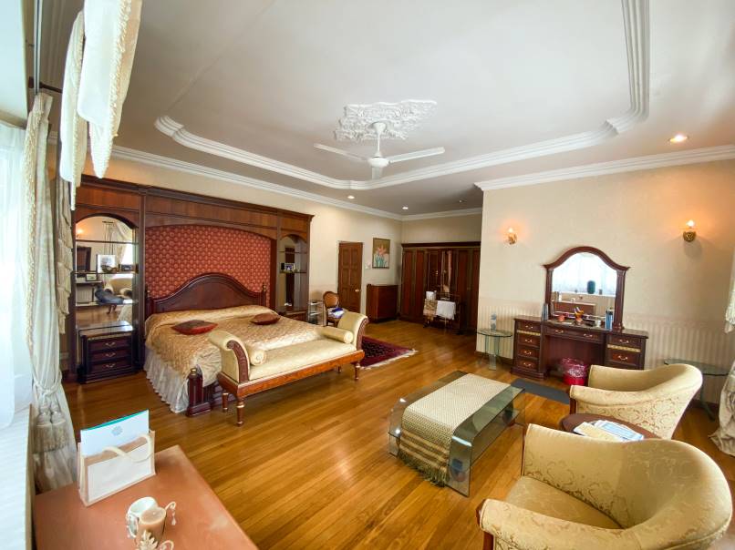2 Storey Bungalow Corner Lot  VVIP Neighbourhood - photo 4