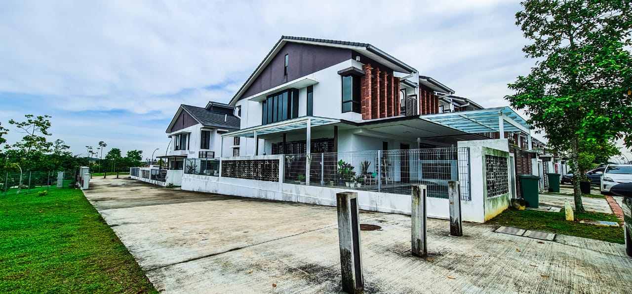 END LOT SUPERLINK TERRACE HOUSE ELMINA VALLEY - photo 3