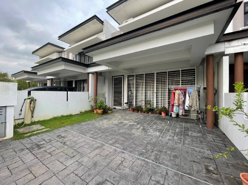 Double Storey Terrace Garinia Elmina Gardens - photo 2