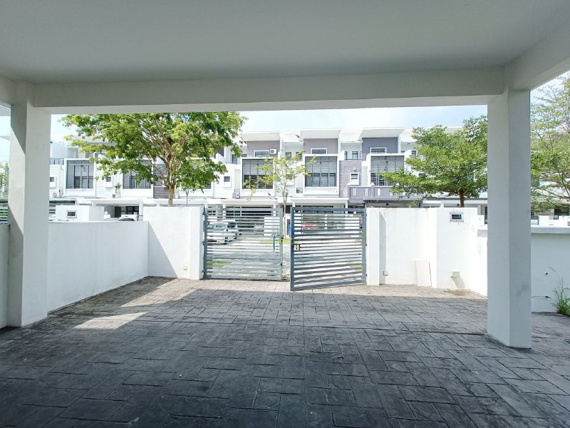Corner Lot Triple Storey Emereld TTDI Alam Impian - photo 2
