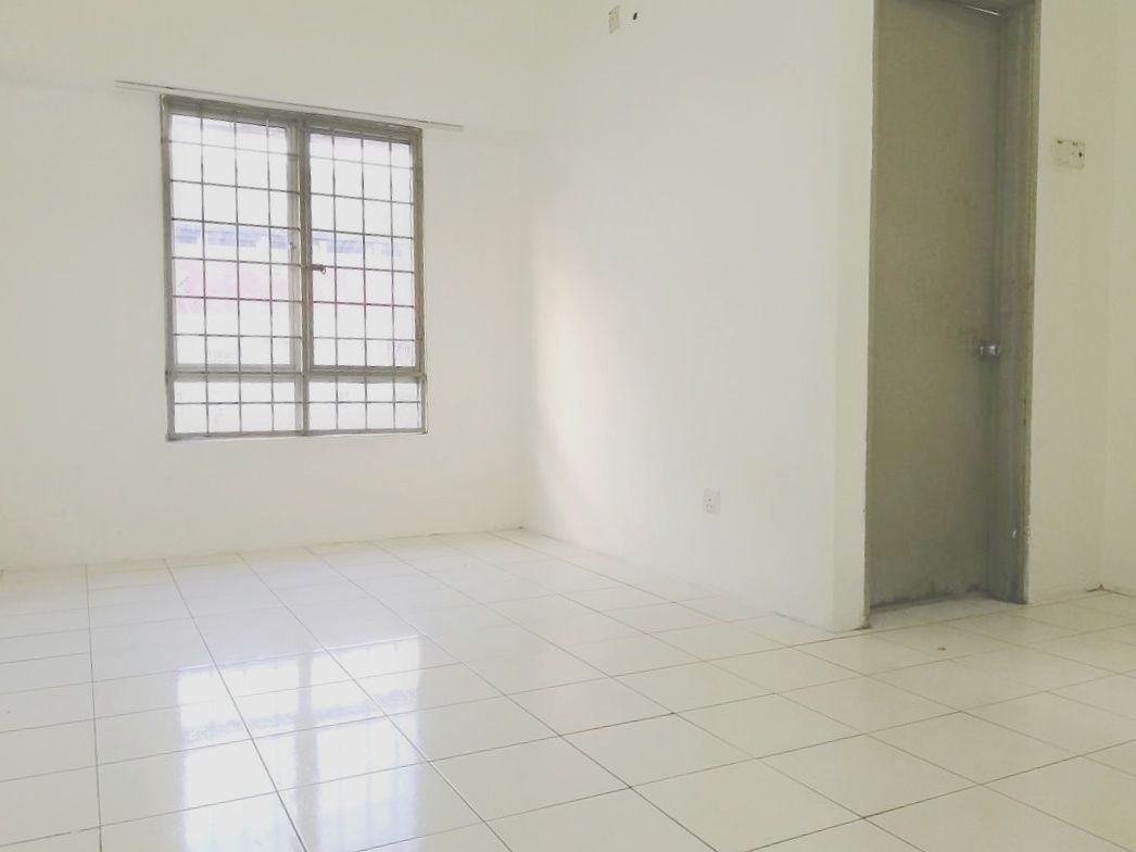 Apartment Dataran Otomobil Seksyen 15 - photo 2