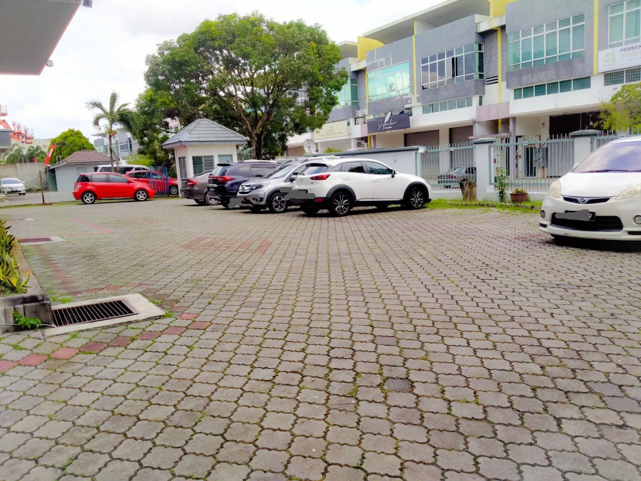 4 STOREY WISMA OFFICE CUM WAREHOUSE SEKSYEN 33 - photo 4