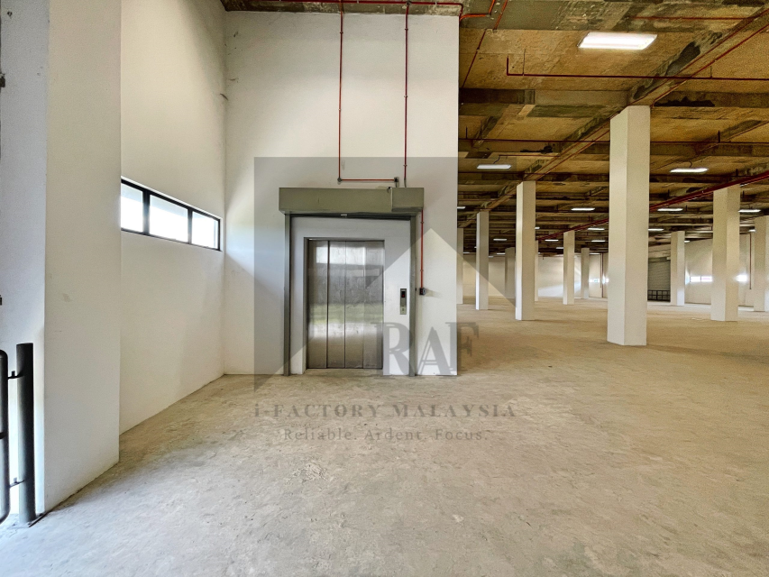 3 Storey Detached Office  Warehouse at Section 15 - photo 2