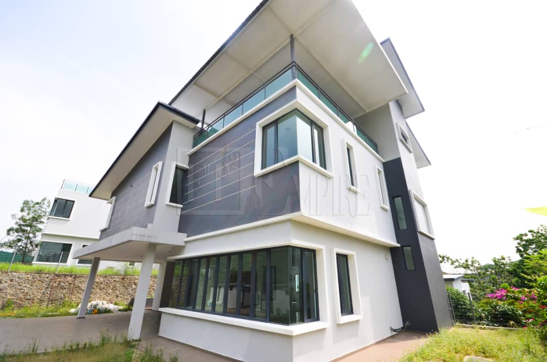MODERN 3 STOREY BUNGALOW MONTEREZ GOLF CLUB - photo 2