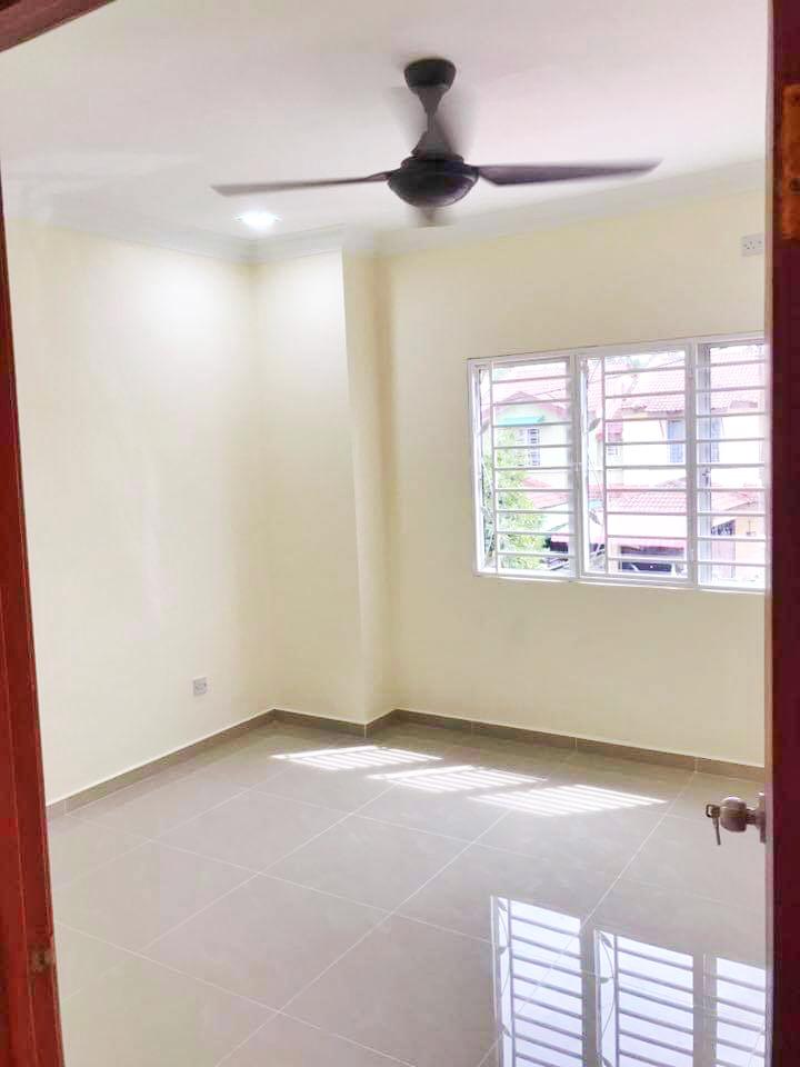 2 Storey Terrace , Blok 16, Bandar Tasik Puteri - photo 2
