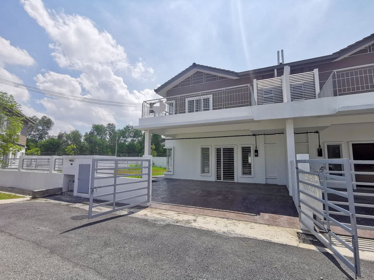 CORNER LOT Semi D Taman Desiran Bayu Puchong